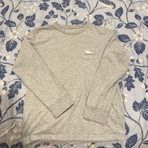 Vineyard vines boys long sleeve T shirt. EUC hockey theme